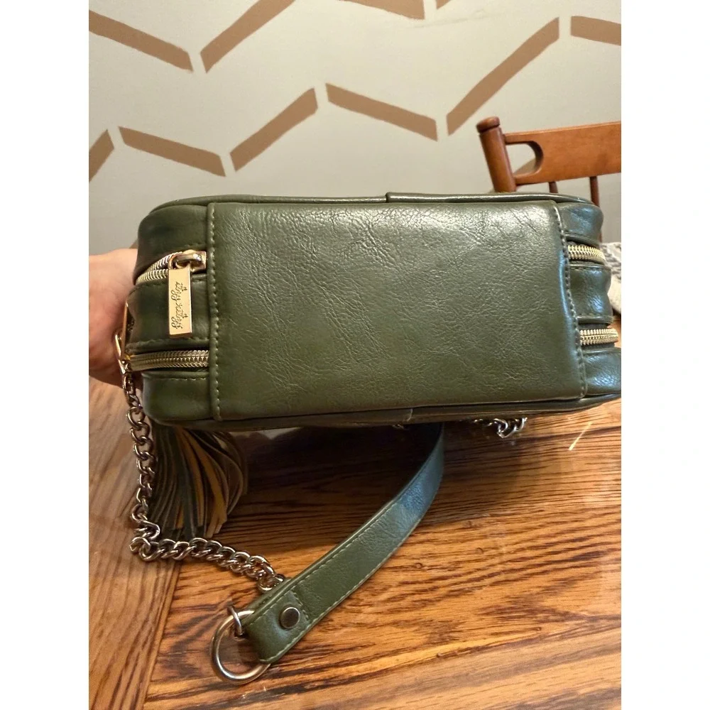 Itzy Ritzy Boss Crossbody Diaper Bag Small Olive Green Quilted Vegan Leather